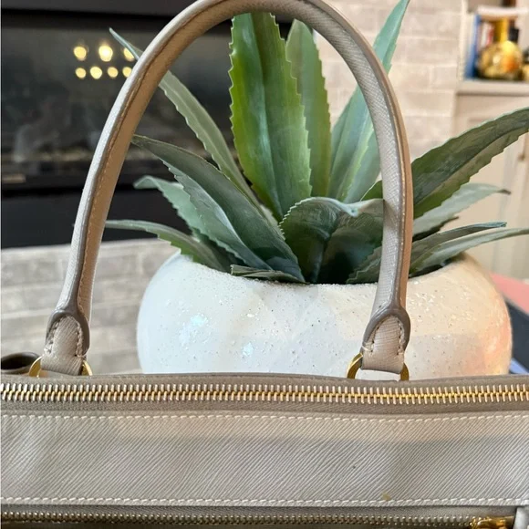 AUTHENTIC Prada Beige Leather Tote Bag ( with proof) - Picture 5 of 12